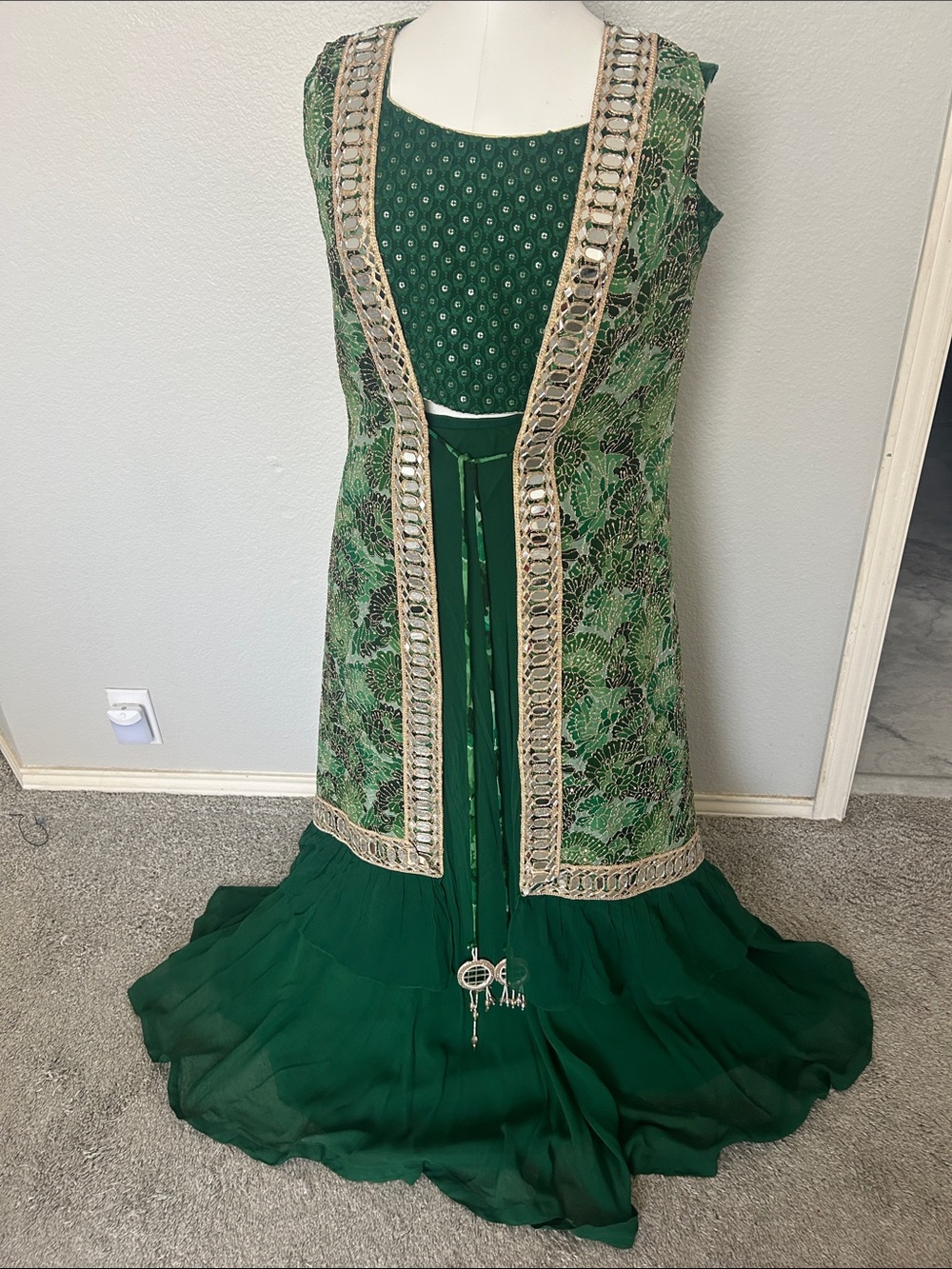 Green Embroidered Sleeveless lehenga   Dress with Jacket mirrors Sleeveless, M-L
